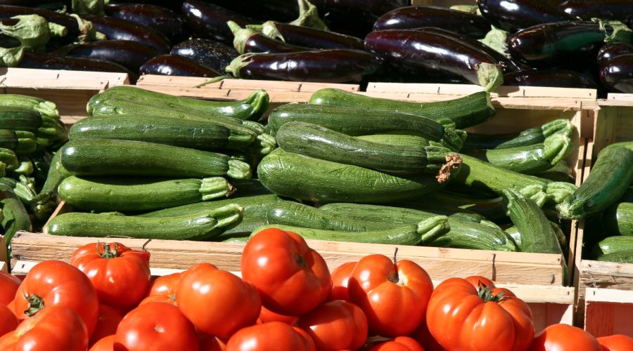 Comment Cultiver Vos Propres Légumes et Herbes en Intérieur